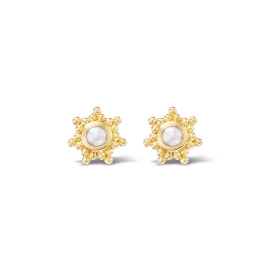 Granium Star Earrings in Pearl
